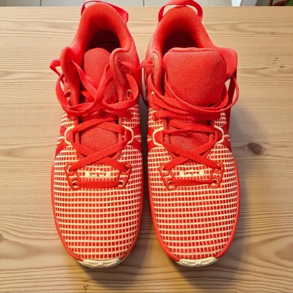 Nike LeBron Witness 7TB Sneakers